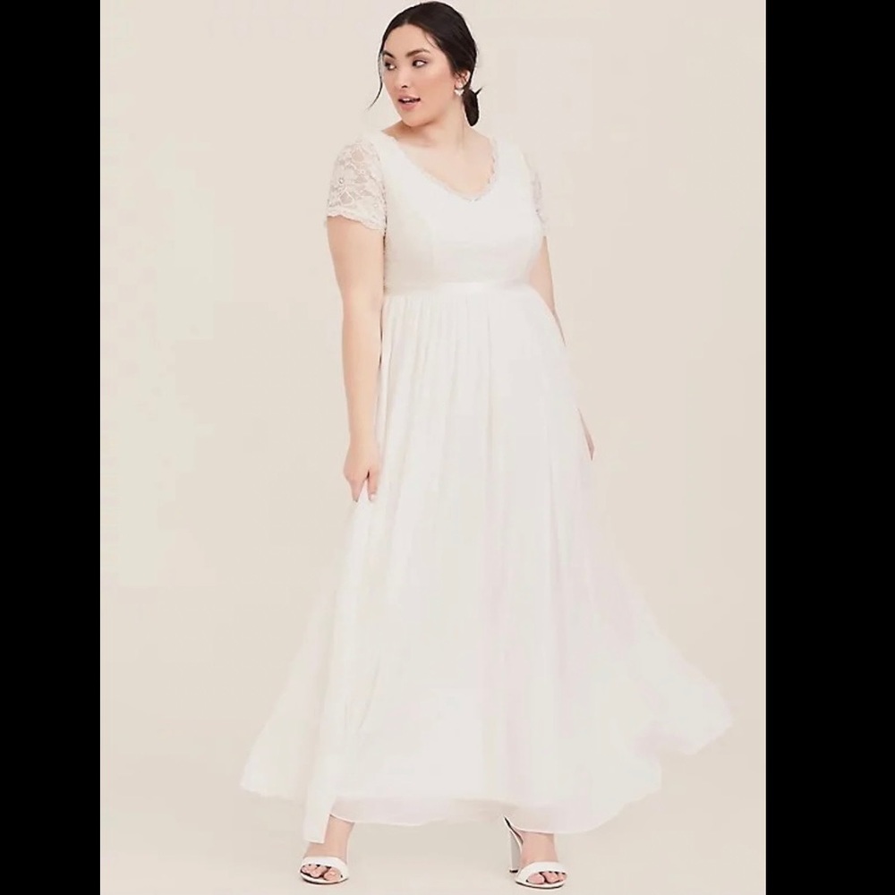 A Line Lace Wedding Dress